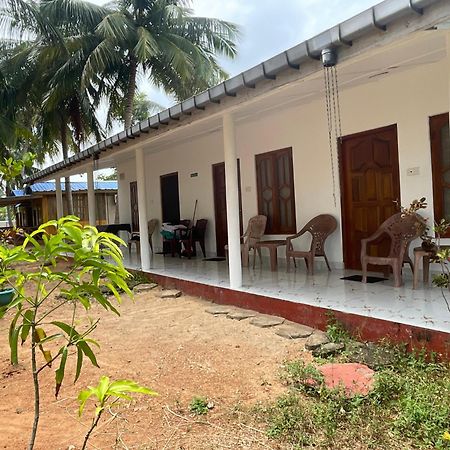 Gopalapuram Guest House Nilaveli Buitenkant foto
