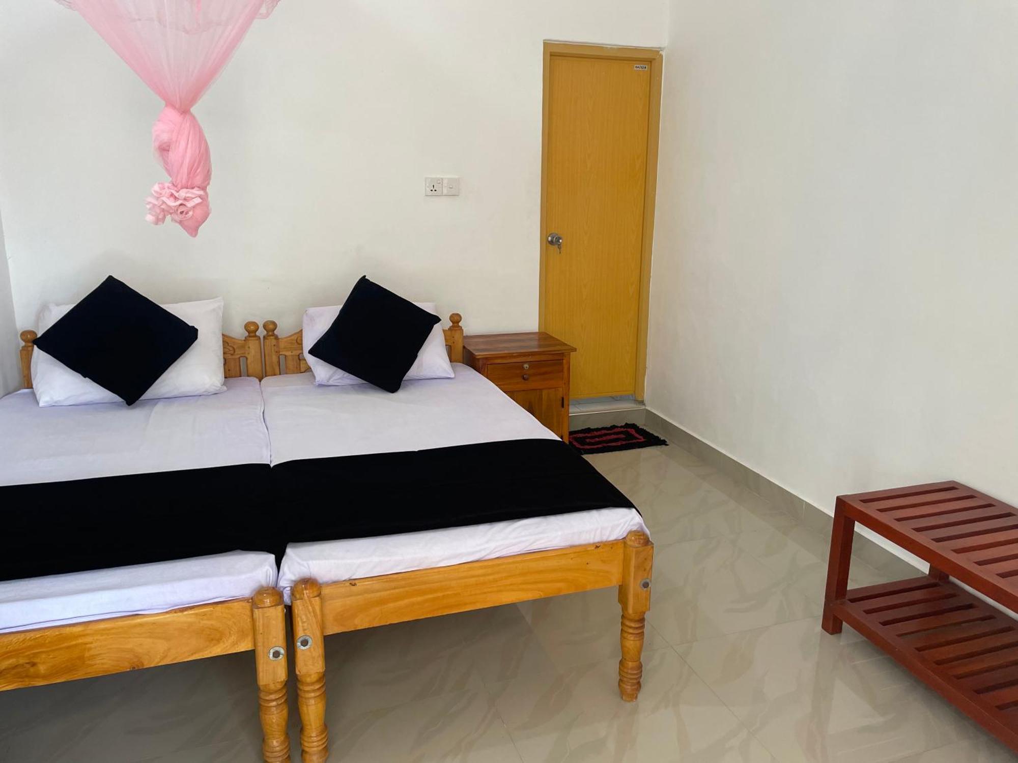 Gopalapuram Guest House Nilaveli Buitenkant foto